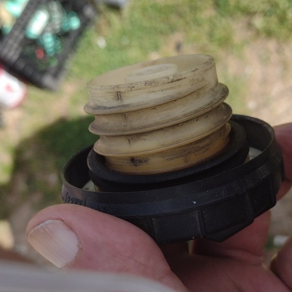 Stant Black Fuel Cap - Picture 2 of 2